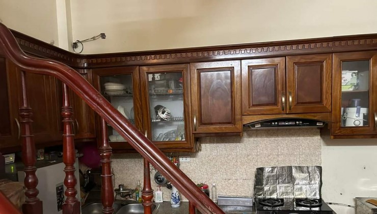 Cho thuê nhà tại ngõ 192 Lê Trọng Tấn, 4 tầng, 40m2, 5 ngủ, 3 WC giá chỉ 10.5 triệu